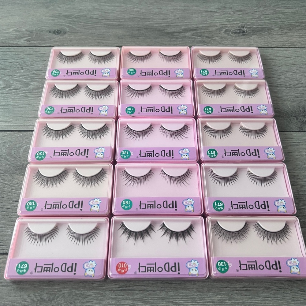 Lot of False Eyelashes